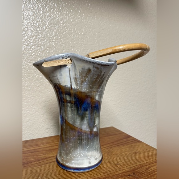 Glazed Ceramic Brown, Blue, Tan, Wooden Handle Decorative Signed Dudley Vase - Picture 10 of 14